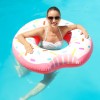 Colac de înot recreativ - rezistent la UV și apă sărată, ideal pentru învățarea înotului, distracție și relaxare în piscină sau mare, model gogoașă mușcată