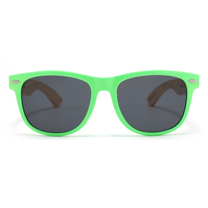 Ochelarii de soare MATELOT model LIFESTYLE, cu lentile polarizate UV 400 și brațe din lemn de bambus, toc de ochelari pliabil, săculeț protecție din microfibră si cârpă pentru intreținere.