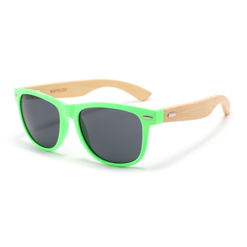 Ochelarii de soare MATELOT model LIFESTYLE, cu lentile polarizate UV 400 și brațe din lemn de bambus, toc de ochelari pliabil, săculeț protecție din microfibră si cârpă pentru intreținere.