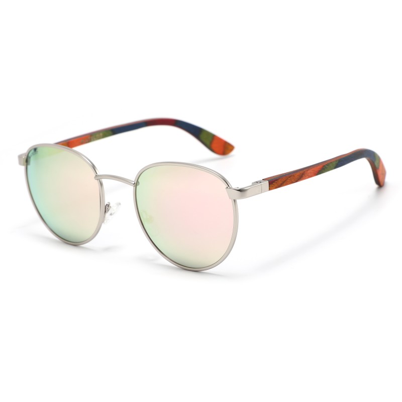 Ochelarii de soare MATELOT model RETRO, cu lentile polarizate UV 400 și brațe din lemn de bambus, toc de ochelari pliabil, săculeț protecție din microfibră si cârpă pentru întreținere.
